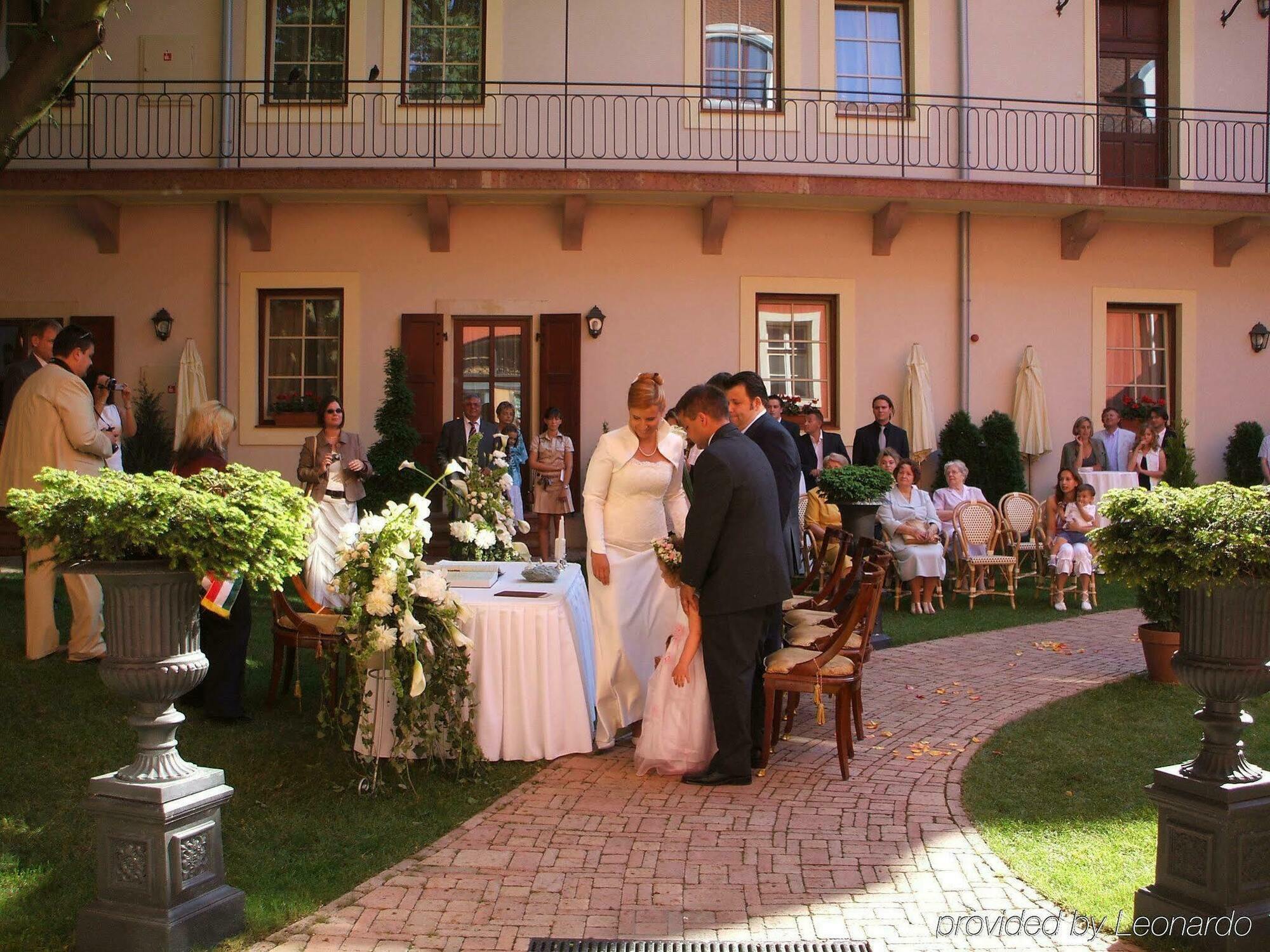 St. George Residence Βουδαπέστη Εστιατόριο φωτογραφία